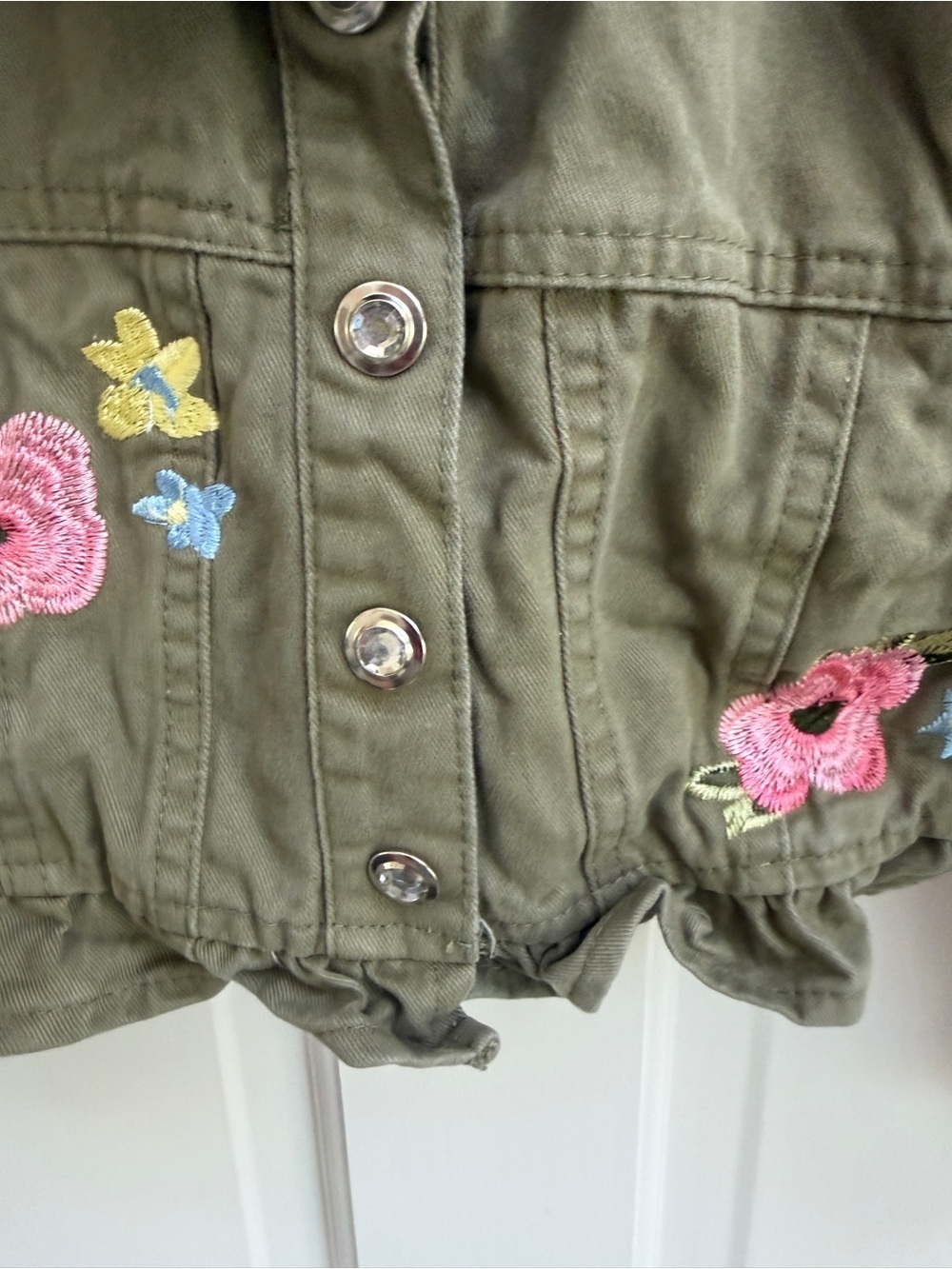 Little Lass Girls 5 Olive Green Embroidered Crop Jean Jacket with Flowers - Picture 5 of 6